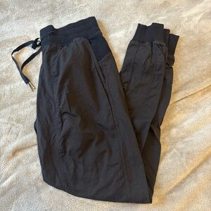 Lululemon dance studio joggers size 4